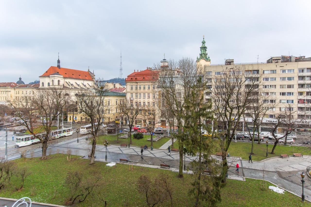 В Центрі Біля Ратуші Вулиця Площа Ринок 11 Lviv Kültér fotó