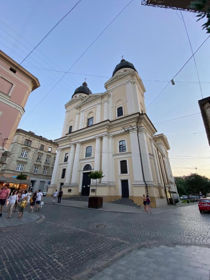 В Центрі Біля Ратуші Вулиця Площа Ринок 11 Lviv Kültér fotó